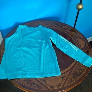 Vineyard Vines long sleeves slighly used